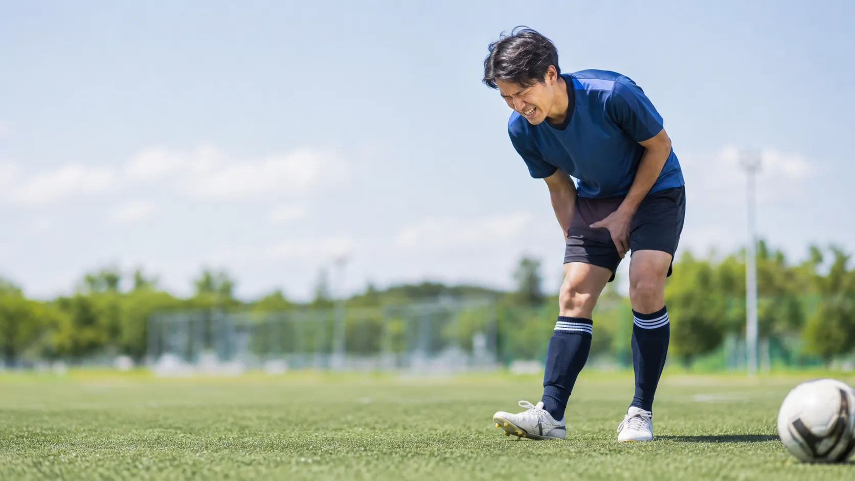 鼠径部痛症候群(グロインペイン)とは?スポーツ中の股関節・足の付け根の痛みを西宮の整形外科が解説